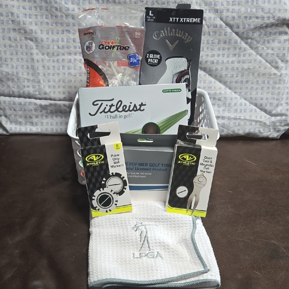 Callaway Other - Callaway XTT Xtreme Glove and White LGA Towel Set